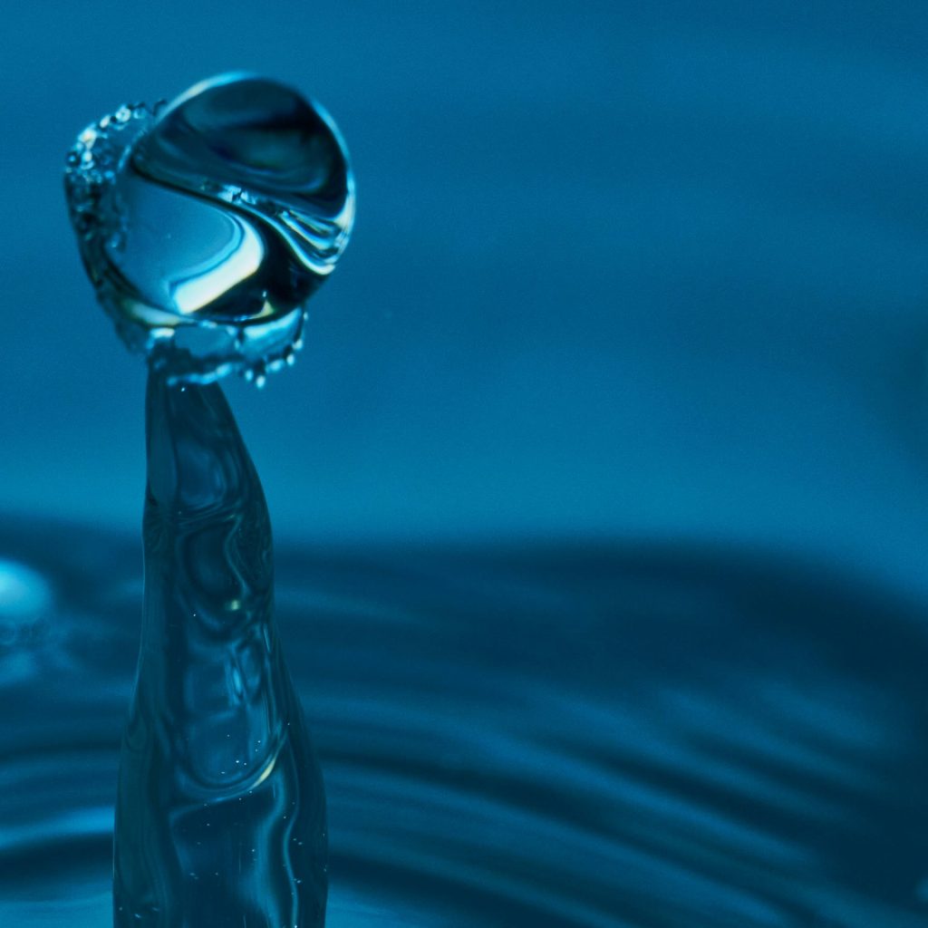 selective focus photography of splashing water